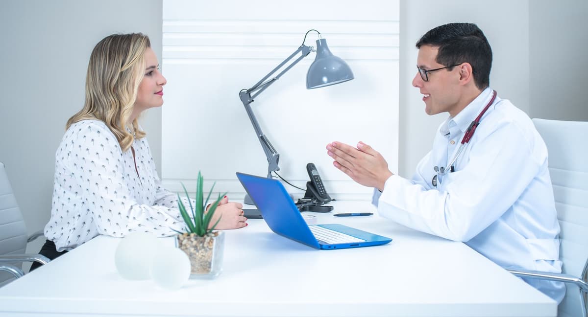 Clínicas Comunitarias y Salud Gratis o de Bajo Costo para Hispanos en USA (2026)
