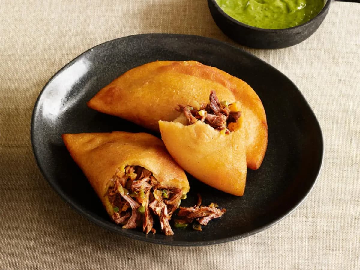 Empanada de Carne Mechada Venezolana