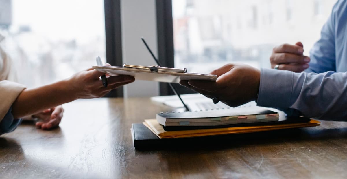 Permiso de Trabajo EAD en 2026: Requisitos, Costos y Todo Lo Que Debes Saber para Aplicar Sin Complicaciones
